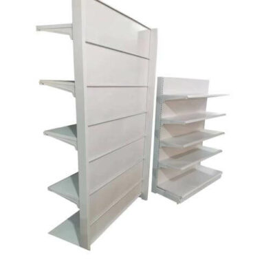 Scaffali nuovi