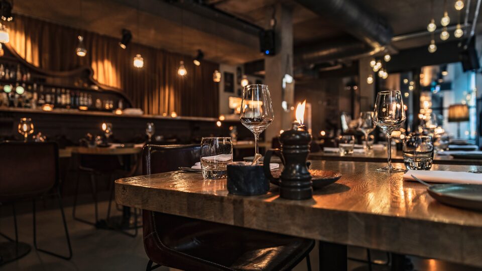 Arredare il tuo ristorante con stile: idee e consigli per un design accattivante